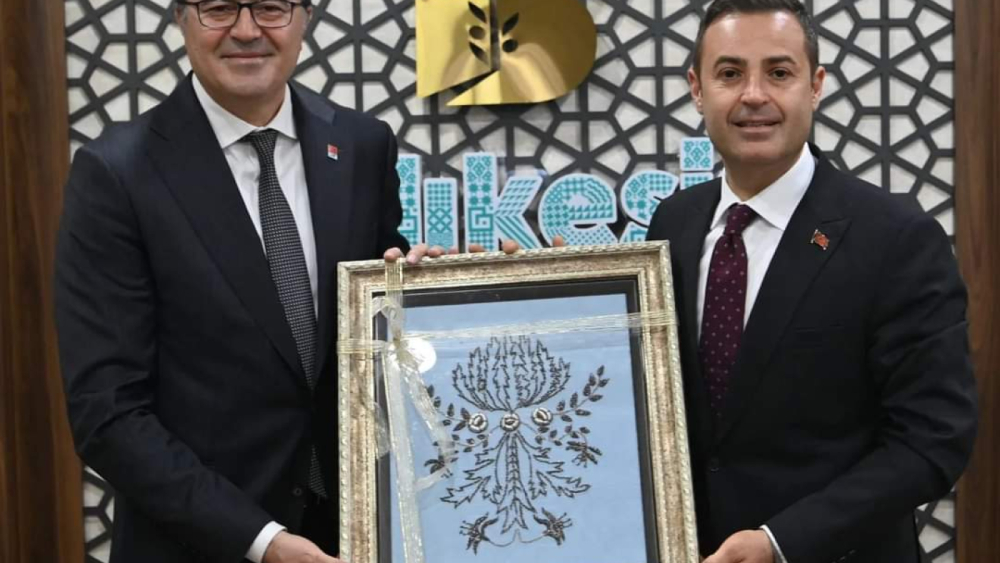 Chp Genel Başkan Yardımcısı Ensar Aytekin Balıkesir Büyükşehir Belediye Başkanı Ahmet Akın'ı ziyaret etti..!